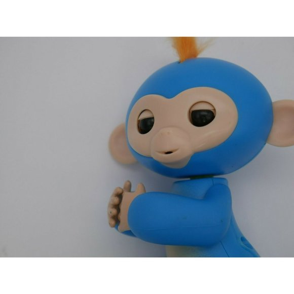 WowWee Fingerlings Interactive Baby Monkey Blue Boris - Picture 3 of 5